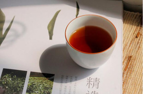 茶如慈父厚爱醇和，来怡清源加盟店买盒茶叶送给老爸
