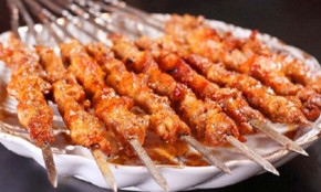 年销千万根的羊肉串，阿拉提羊肉串大王到底有多好吃？