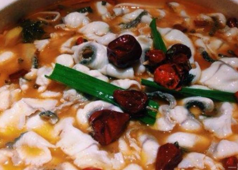 周渝食惦酸菜鱼