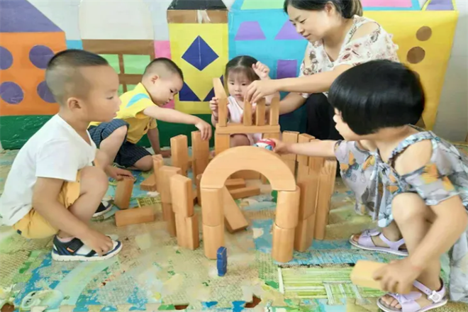 小蓝天幼儿园加盟