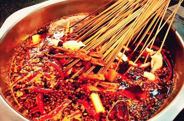 签小二串串火锅
