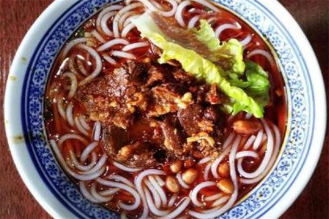 伍忆新疆米粉加盟