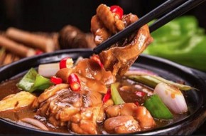 开一家黄焖鸡米饭加盟店需要多少钱？