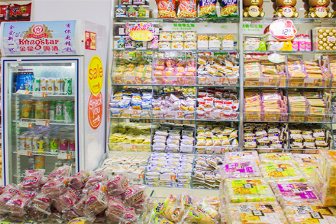 爱上零食屋休闲食品加盟