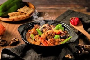 福宇记黄焖鸡好吃吗？加盟有培训吗？