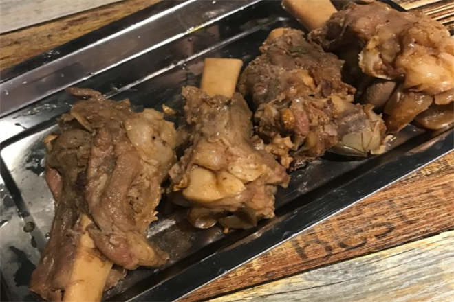 吃惑狼肉骨头加盟