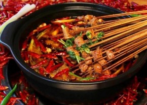 串天下串串香加盟店面适合多大的？