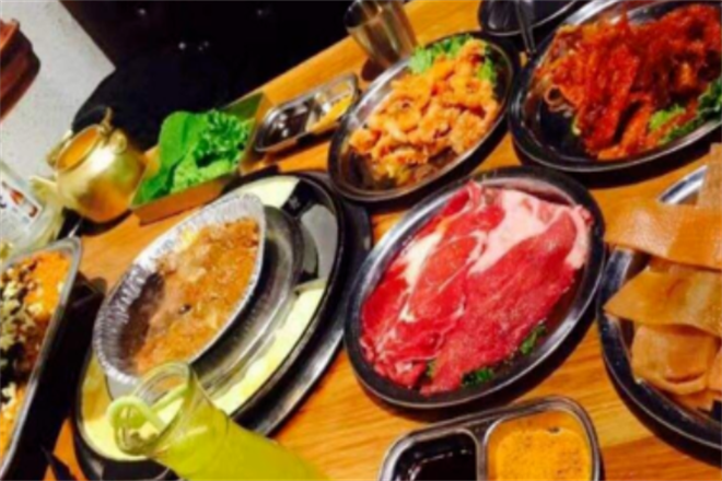 老板娘烤肉店加盟