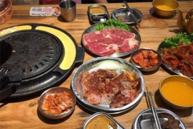 老板娘烤肉店加盟