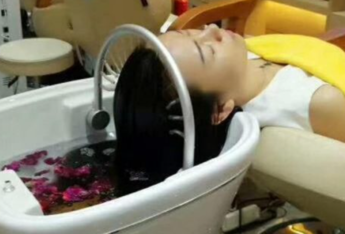 再出发养发馆加盟