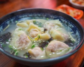 满宝馄饨的市场定位是什么？