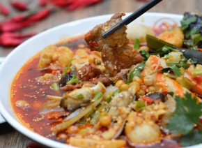 妈妈乡冒菜可以加盟吗？20平方的店铺可以吗？