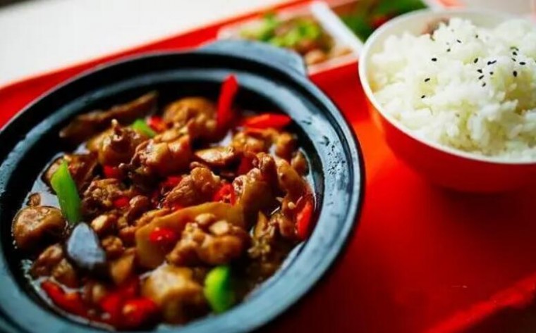 上吉铺黄焖鸡米饭