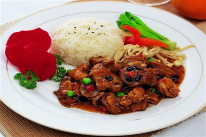 七饭七排骨米饭加盟