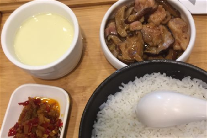 72街排骨饭加盟