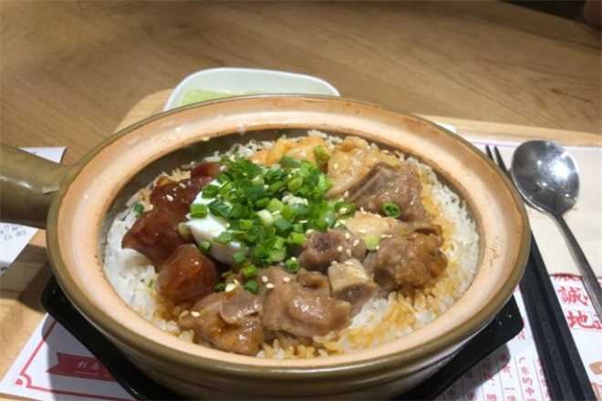 膳心记煲仔饭加盟