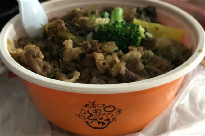 醒屋牛肉饭加盟
