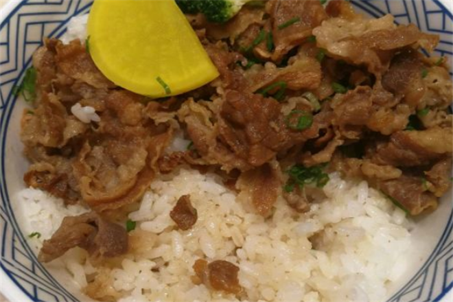 醒屋牛肉饭加盟