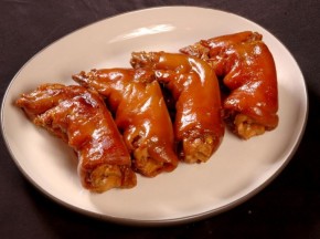 熟食加盟选择什么品牌？周黑鸭值得选择吗？