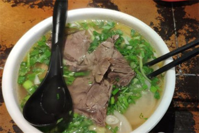 新农明彪牛肉面加盟