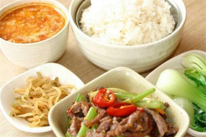 外婆心18小时特色快餐加盟