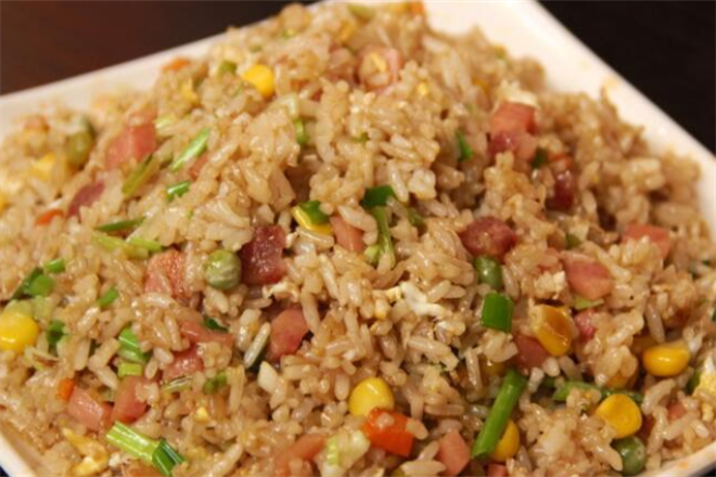 港巷里炒饭加盟