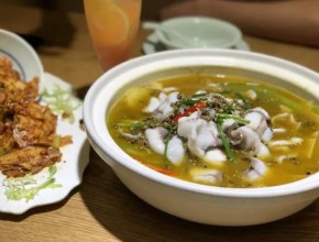 鼎记无骨酸菜鱼加盟电话是多少呢？