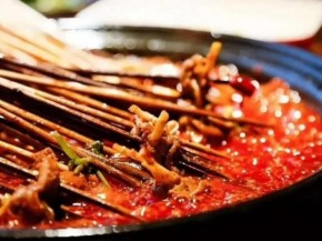 恋串串串香加盟品牌有特色吗？