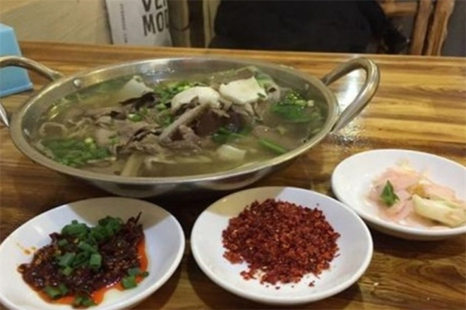 怪难吃跷脚牛肉加盟