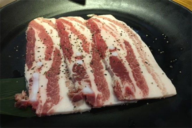 嘿嘟嘟黑猪烤肉加盟