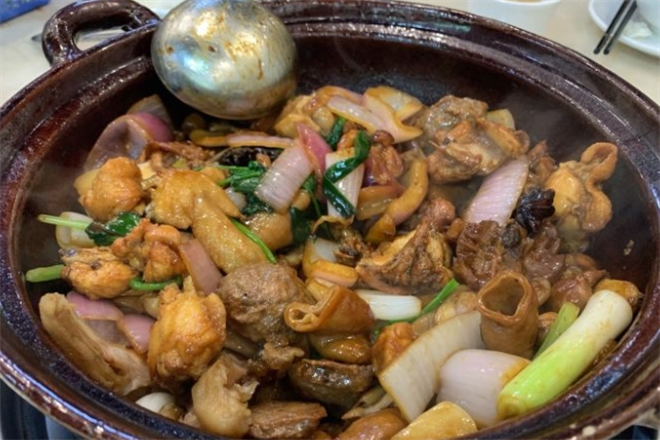 胡须佬鸡煲加盟