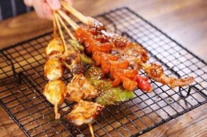 于飞成卷饼炸串王加盟费多少钱呢？