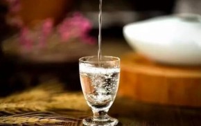 东方龙白酒加盟费要多少钱？费用高吗？