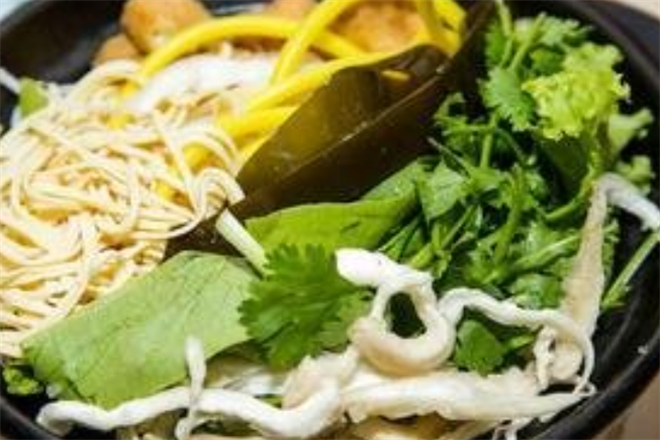老一筐麻辣烫加盟
