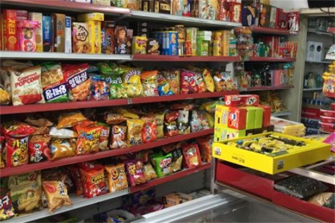 零食铺加盟