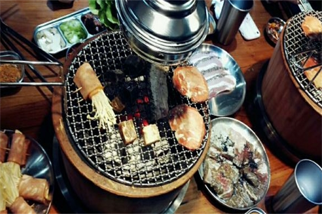 蚝爷烤肉加盟