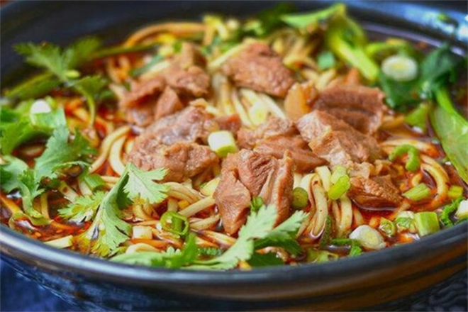 老郎特色牛肉面馆