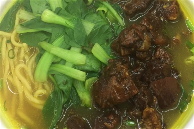 老郎特色牛肉面馆加盟