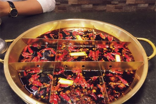 椒三姐火锅加盟