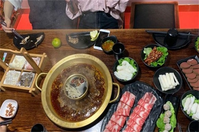椒三姐火锅加盟