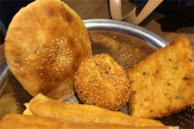 博一记夜市大饼油条加盟