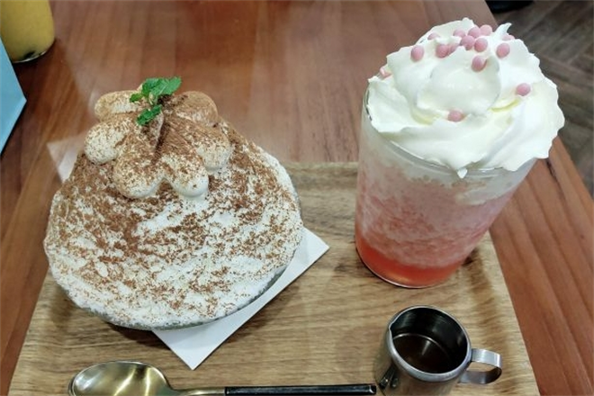 冰果情缘饮品店加盟