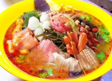 馋院小栈麻辣烫