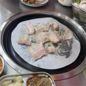 三岁牛烤肉