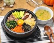咕噜噜石锅拌饭