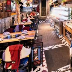 三顾诸葛串串店
