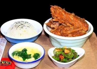 犟大骨排骨饭