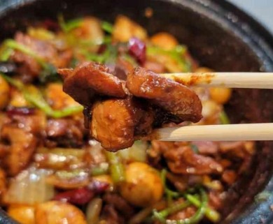 辛焖道鸡公煲